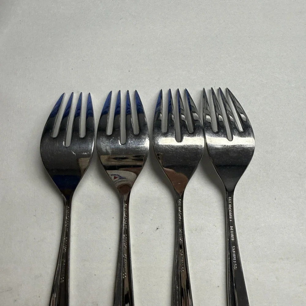 Oneidacraft Deluxe Textura  Stainless Flatware 4 Salad Forks